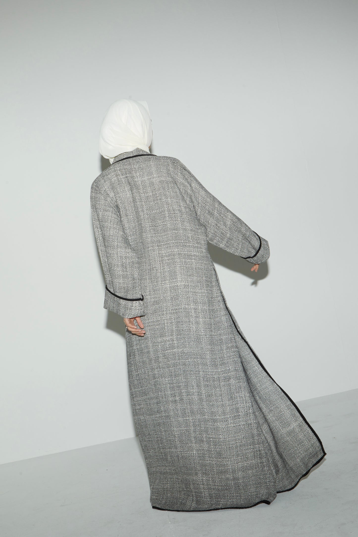 Saudi Tweed Grey Abaya