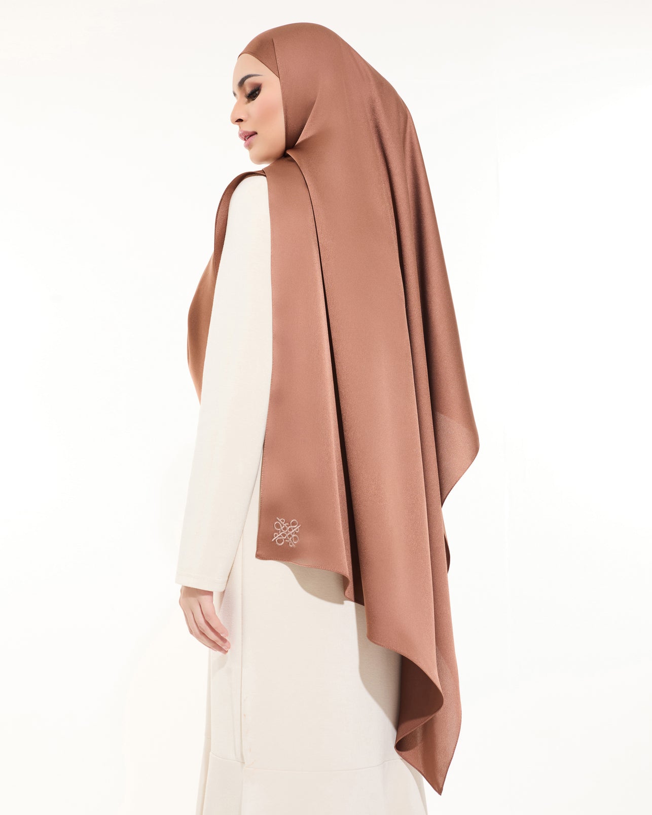 Alaia Satin (Brown)