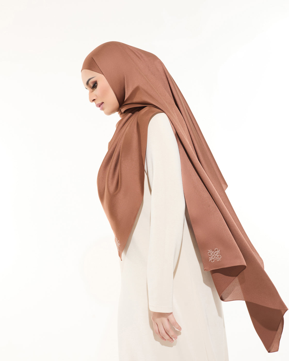 Alaia Satin (Brown)