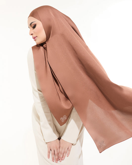 Alaia Satin (Brown)