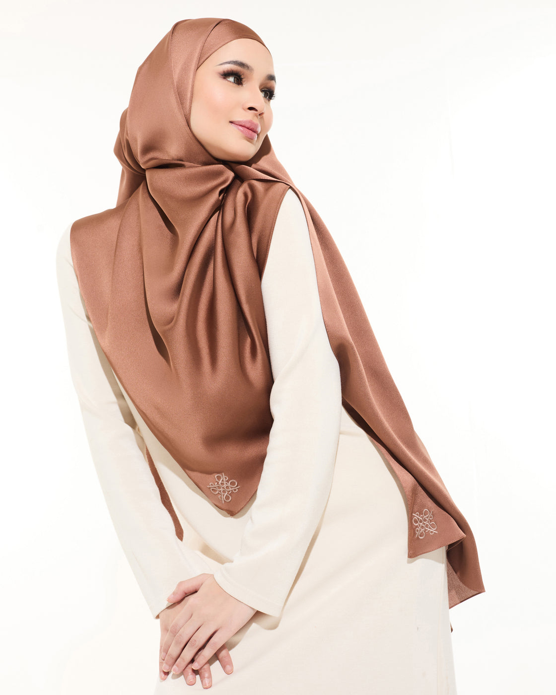 Alaia Satin (Brown)