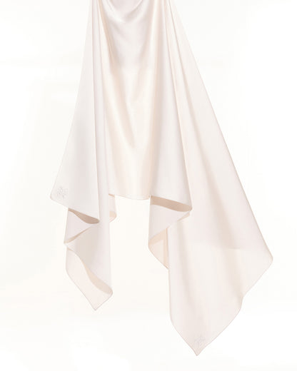 Alaia Satin (Silver)